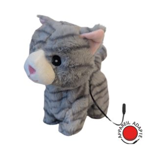 Peluche avec contacteur en forme de chat, interactive et douce, adaptée pour une utilisation inclusive.