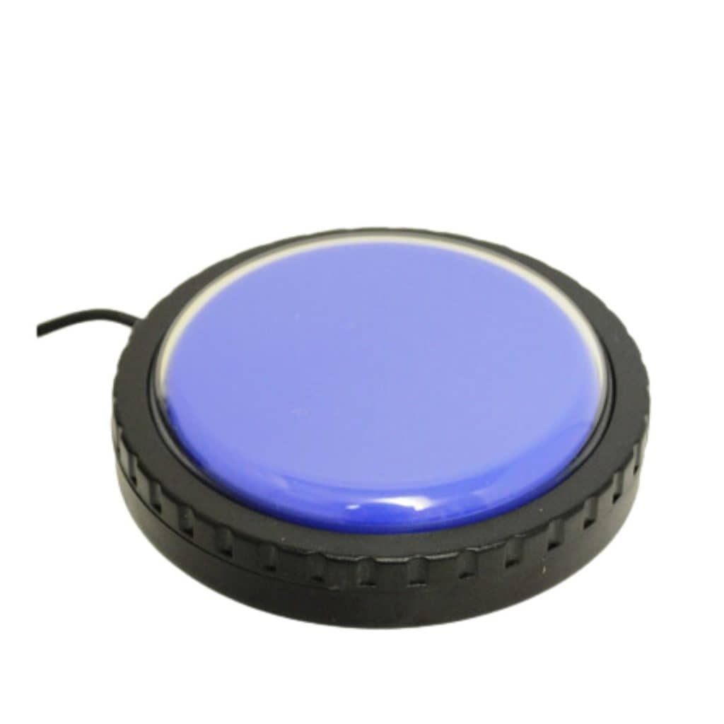 5 activités adaptées handicap moteur : guide complet avec matériel professionnel 7 Contacteur Libswitch bleu vibrant avec un câble noir, isolé sur un fond blanc.